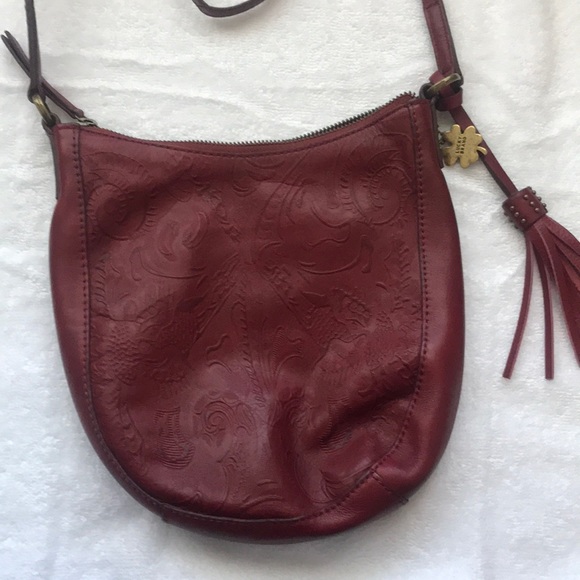 Lucky brand red studded cross body bag - Picture 4 of 6